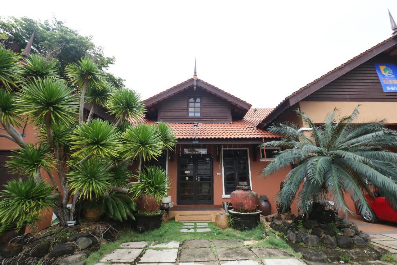 Oyo 89523 Villa Sri Mayang Kuala Terengganu Exterior foto